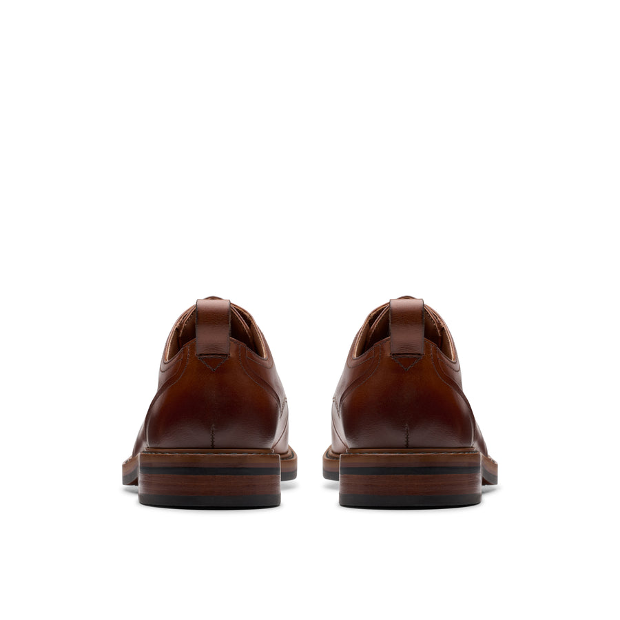 Clarks - Aldwin Lace - Tan Leather