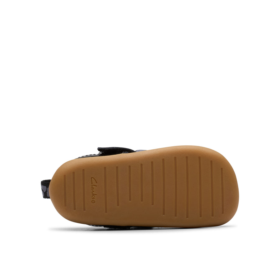 Clarks - Roamer Trim T - Black