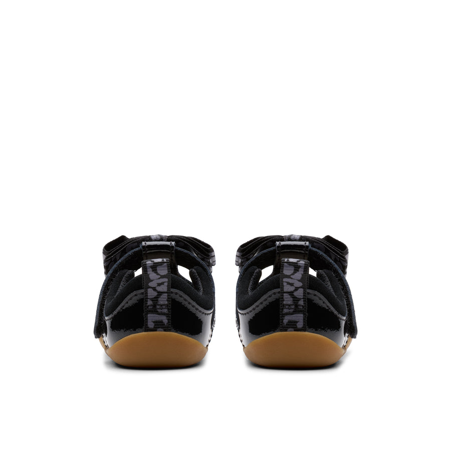 Clarks - Roamer Trim T - Black